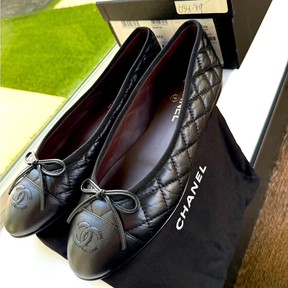 Chanel nappa quilted  black womans flats nwt!!!